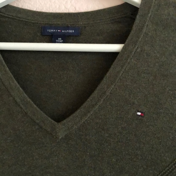 Tommy Hilfiger Women’s Long-Sleeve Sweater Green - Picture 2 of 4